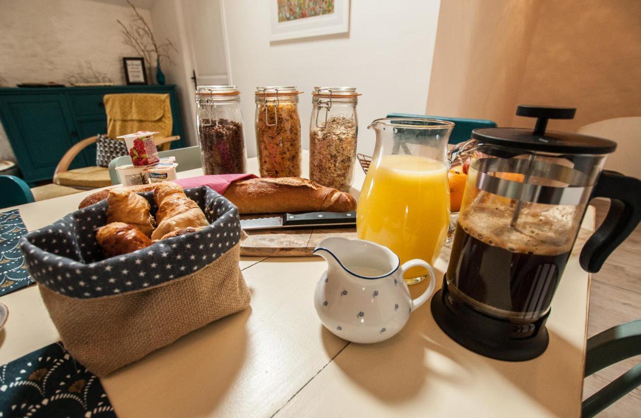 La Calade Acomodação com café da manhã Montouliers Exterior foto